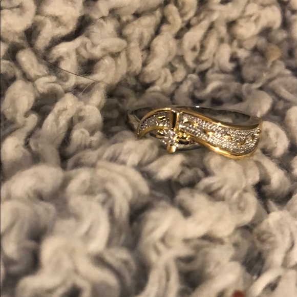 Sterling Silver Cross with footprints - Picture 4 of 5